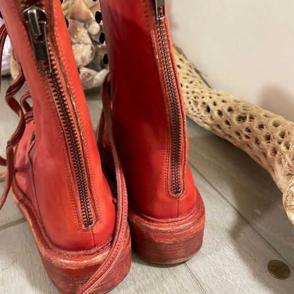 New Free people Santa Fe Lace Up boots size 36 US 6 
New with out box 
MSRP $178 - Picture 6 of 7